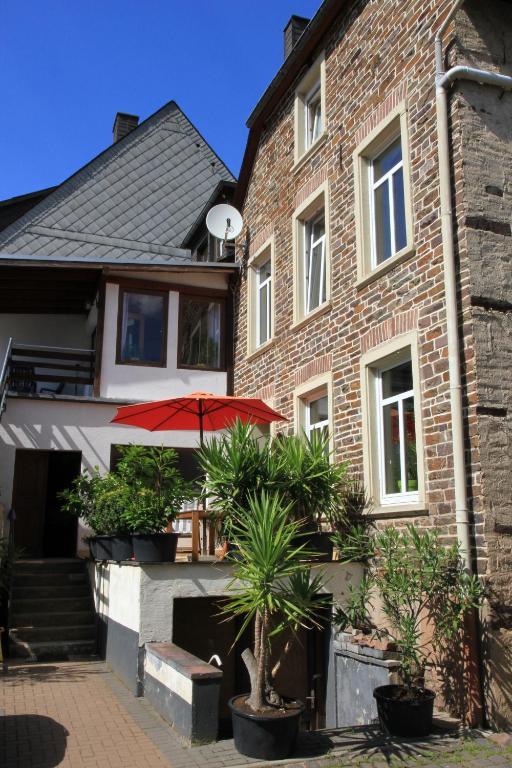 Ferienweingut Serwaziwein Mesenich Ngoại thất bức ảnh
