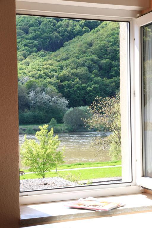 Ferienweingut Serwaziwein Mesenich Phòng bức ảnh